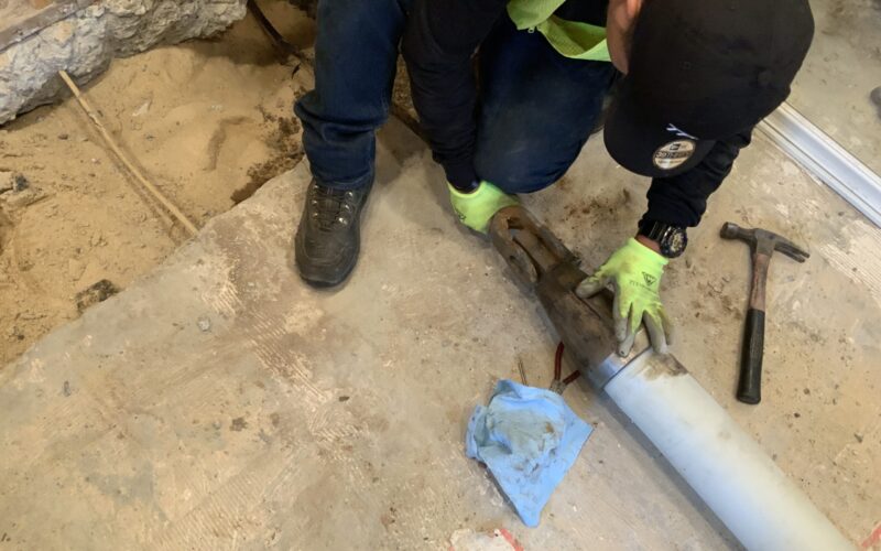 Trench-Less Sewer Pull Attaching head to Cable